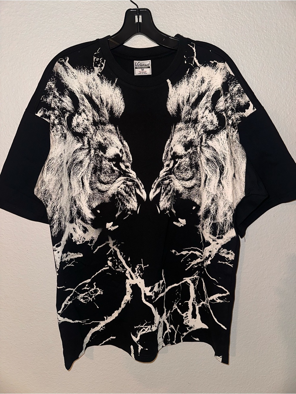 Victorious Unisex Lion Duo Tee in Black/White